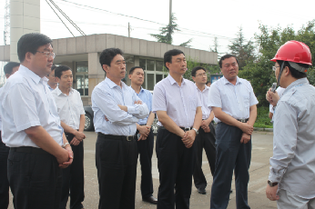 山东省副省长邓向阳莅临泰安圣奥检查安全生...